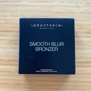 NWOT Anastasia Beverly Hills Smooth Blur Bronzer